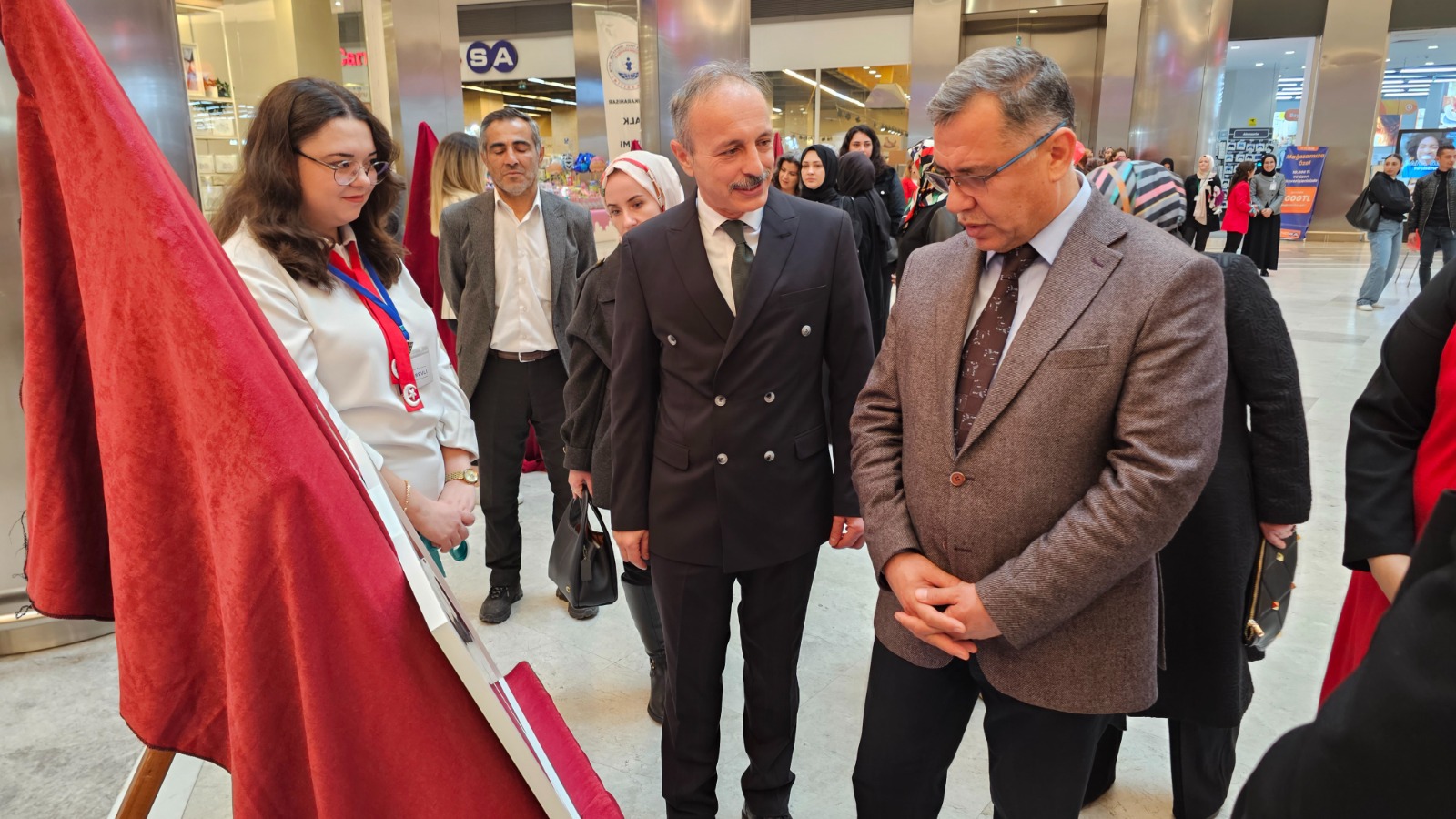 Kadınların el emeği Cumhuriyet coşkusuyla buluştu