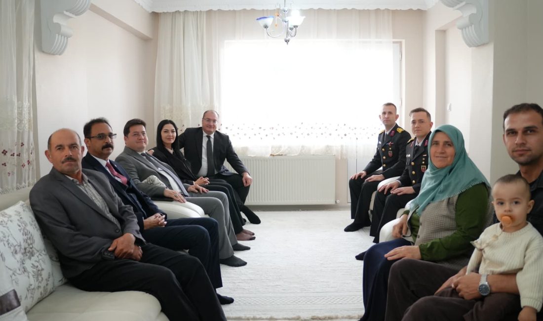 Bolvadin Kaymakamı Ali Arıkan, Belediye Başkanı Derviş Aynacı, Belediye Başkan