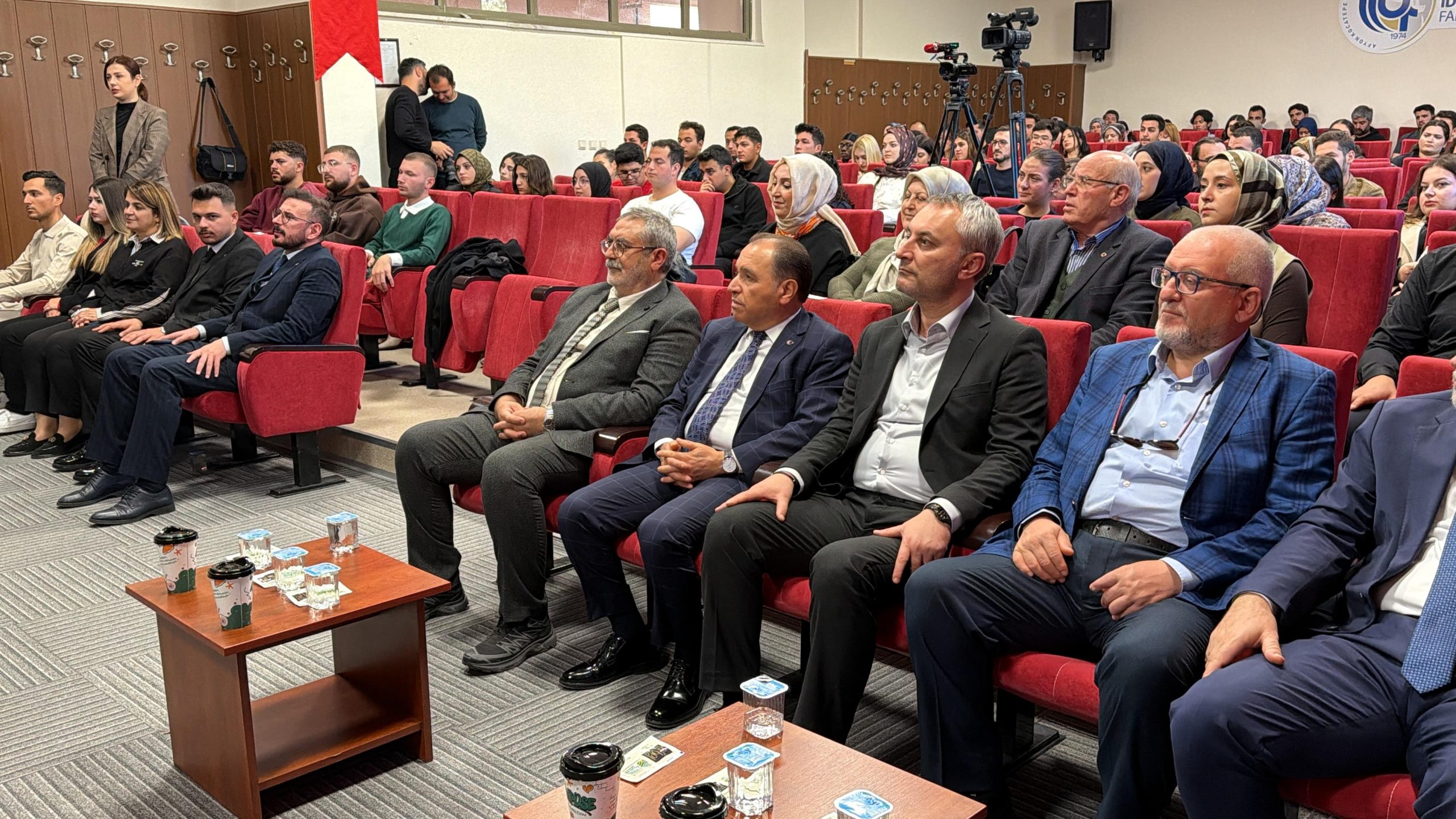 Kampüs Hattı’nda Erdoğan yanıtı alkış aldı