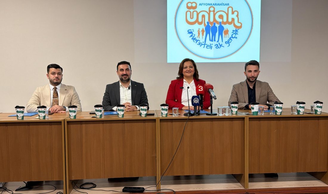 Afyon Kocatepe Üniversitesi’nde Üniversiteli Ak Gençlik Topluluğu tarafından düzenlenen Kampüs