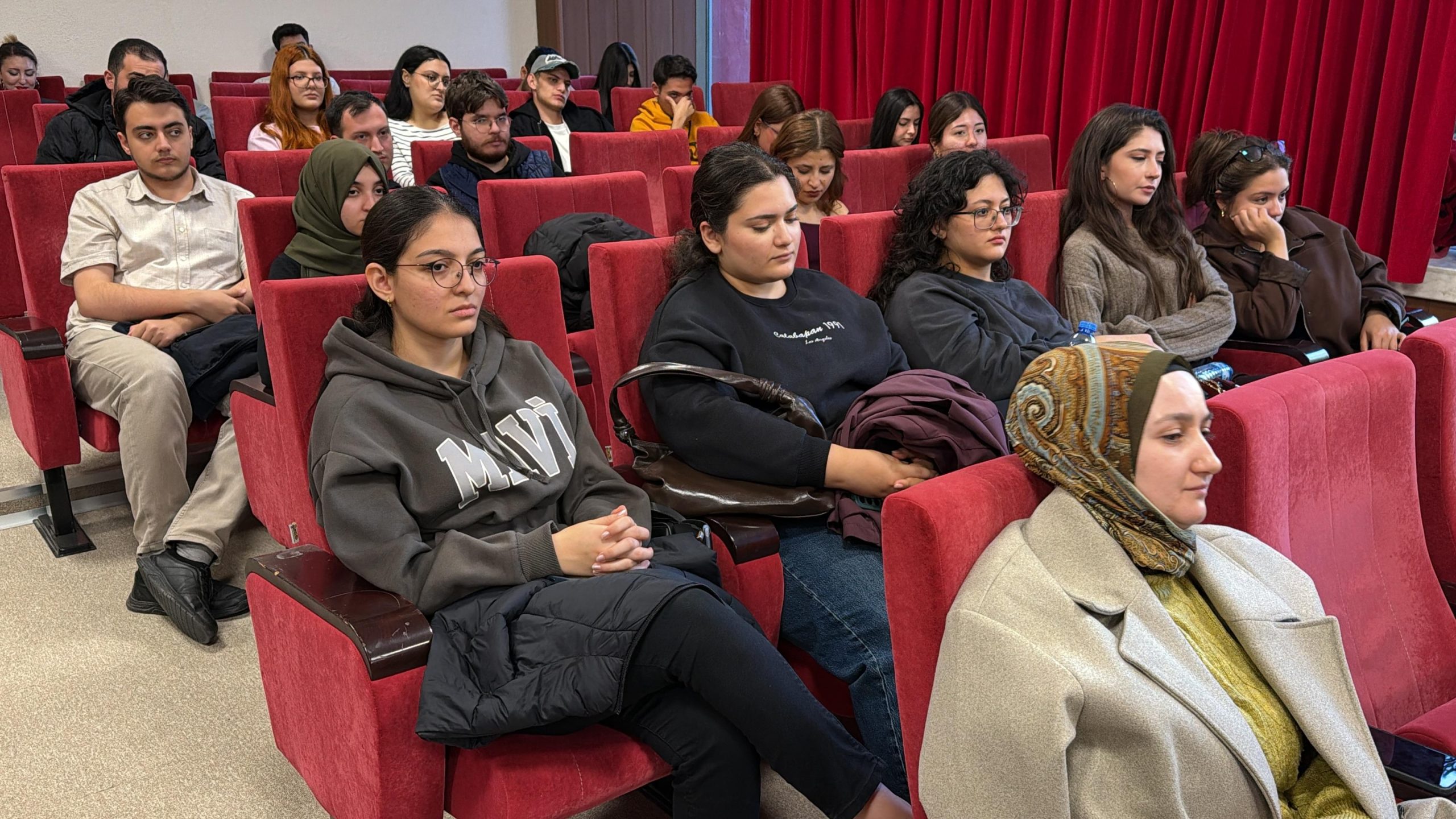 Kampüs Hattı’nda Erdoğan yanıtı alkış aldı