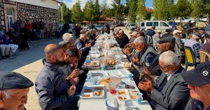 Afyonkarahisar’ın Bolvadin ilçesine bağlı Özburun beldesinde gurbetçi hayırsever Mutlu Kaymak,