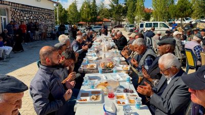 Afyonkarahisar’ın Bolvadin ilçesine bağlı Özburun beldesinde gurbetçi hayırsever Mutlu Kaymak,