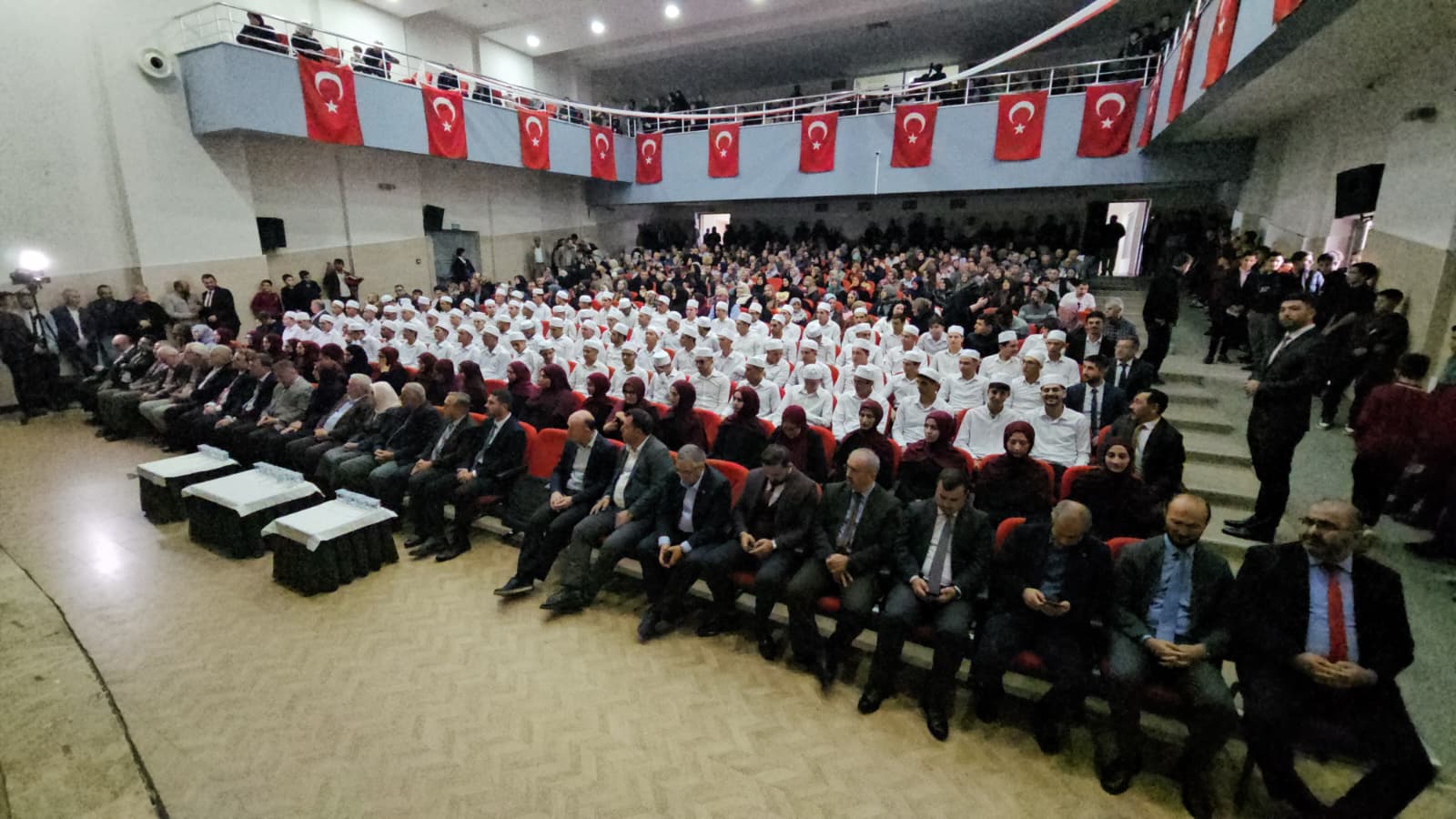 Miftah ve Altınoluk Kur’an kurslarında mezuniyet heyecanı 1 Miftah ve Altınoluk Kur’an kurslarında mezuniyet heyecanı