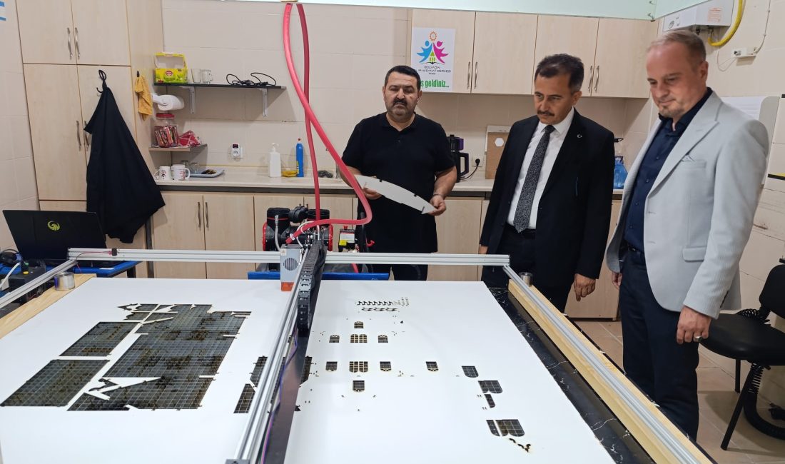 Afyonkarahisar’ın Bolvadin ilçesinde Millî Eğitim Müdürü Mehmet Ali Keleş’in öncülüğünde