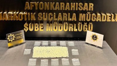 Afyonkarahisar’da narkotik ekiplerinin uygulama noktasında durdurduğu otomobilde yapılan aramada 663