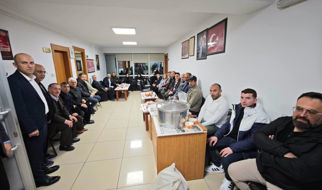 AK Parti Afyonkarahisar İl Başkanı Dr. Özgür Kavak, sabah saatlerinde