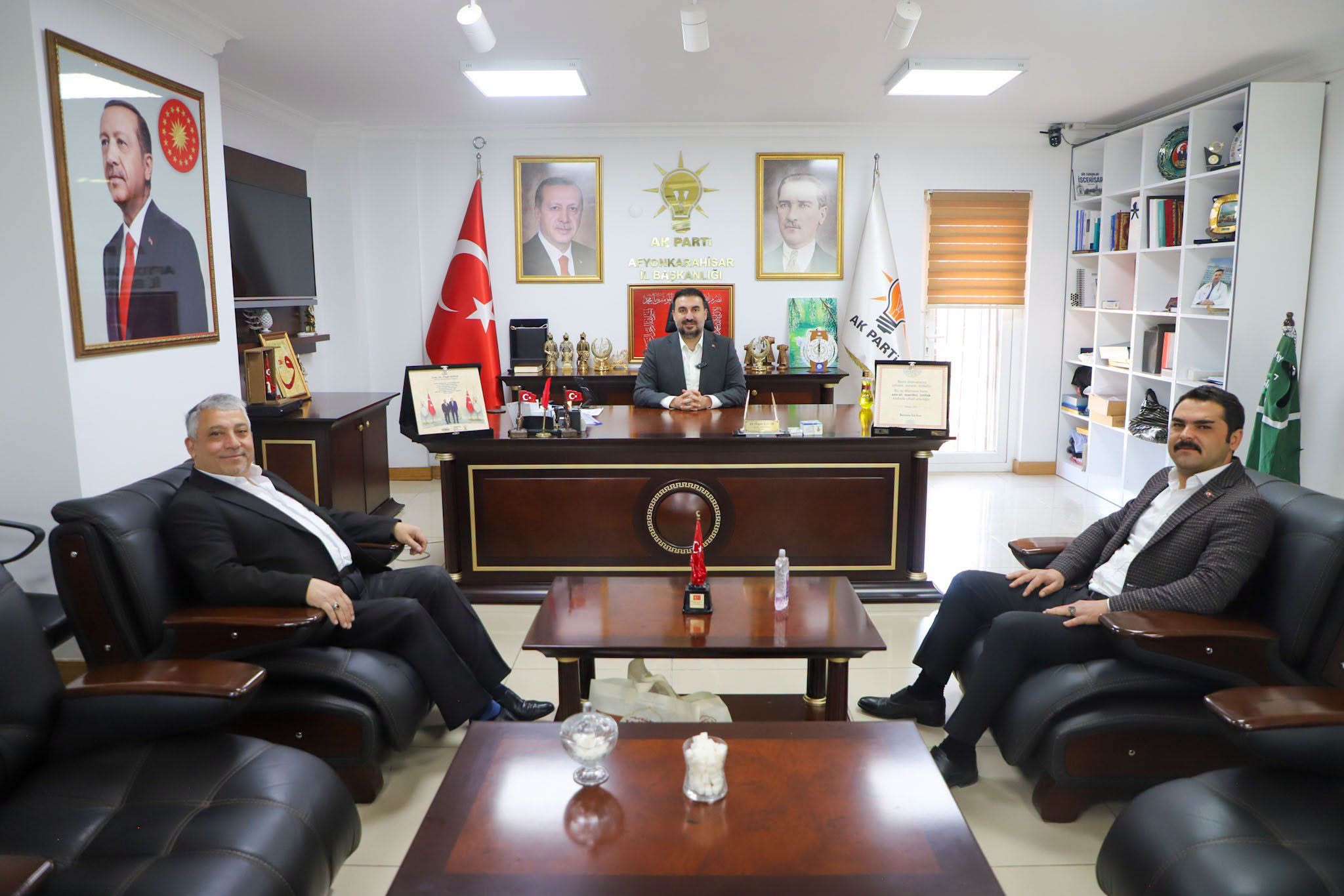 Özgür Kavak, şehit babasını ağırladı 3 Özgür Kavak, şehit babasını ağırladı