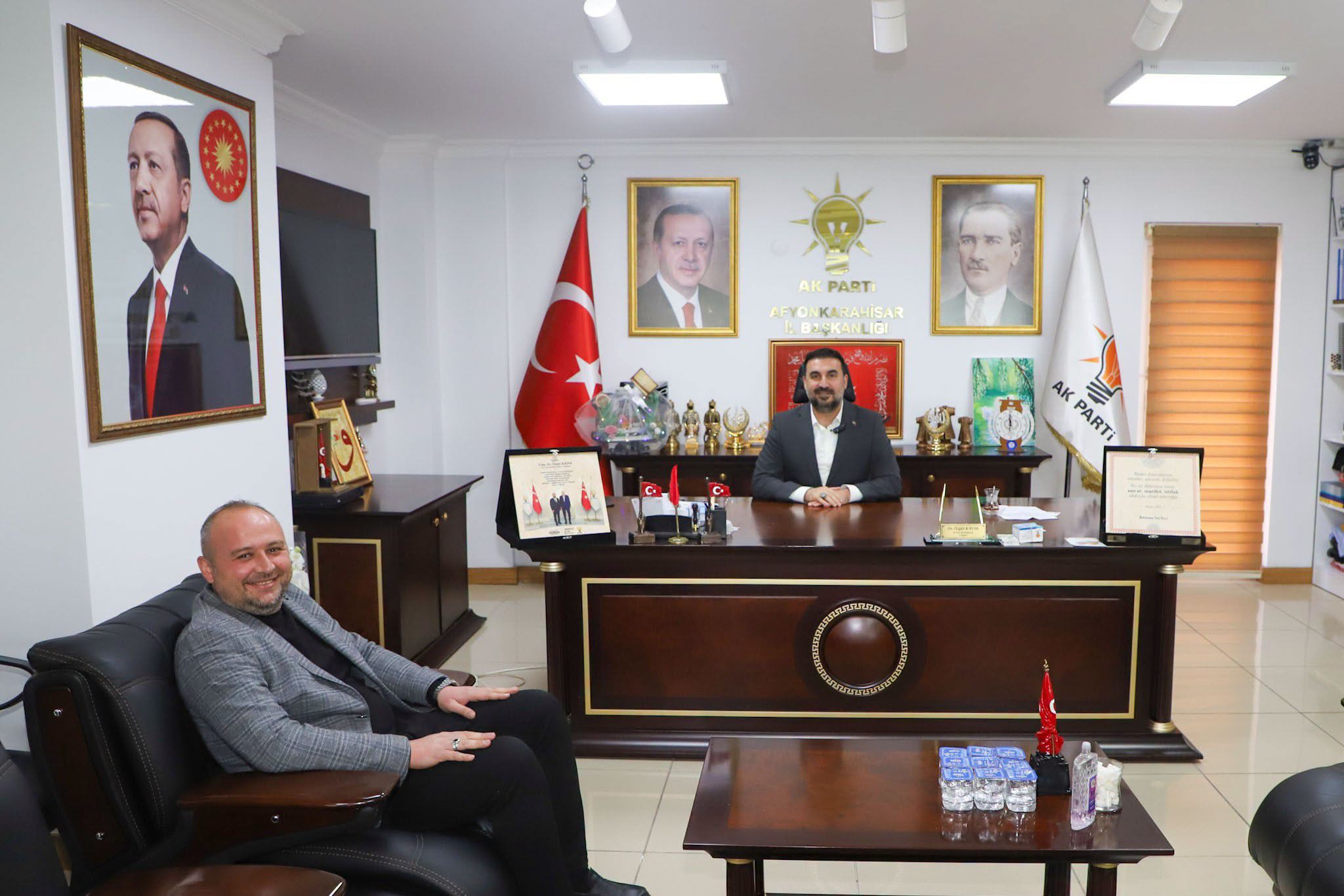 Özgür Kavak, şehit babasını ağırladı 4 Özgür Kavak, şehit babasını ağırladı