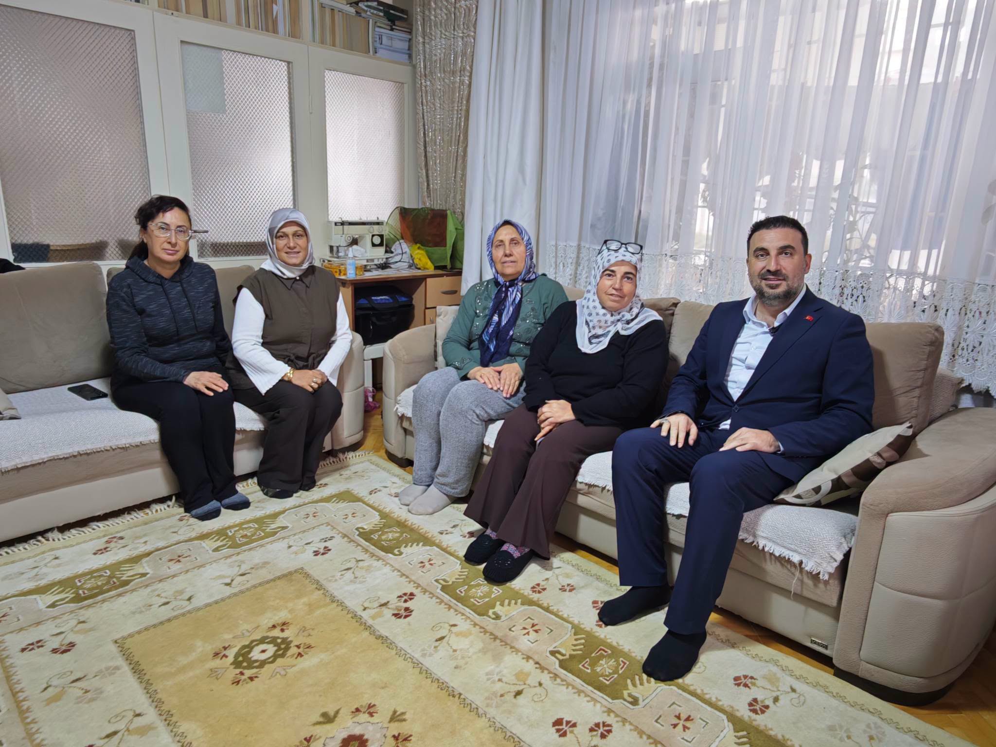Özgür Kavak, teşkilat mensubunu yalnız bırakmadı