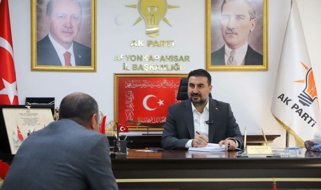 AK Parti Afyonkarahisar İl Başkanı Dr. Özgür Kavak, parti binasında