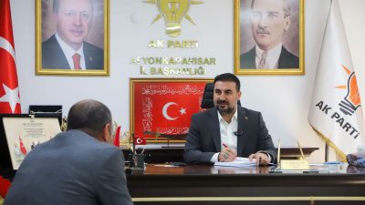 AK Parti Afyonkarahisar İl Başkanı Dr. Özgür Kavak, parti binasında
