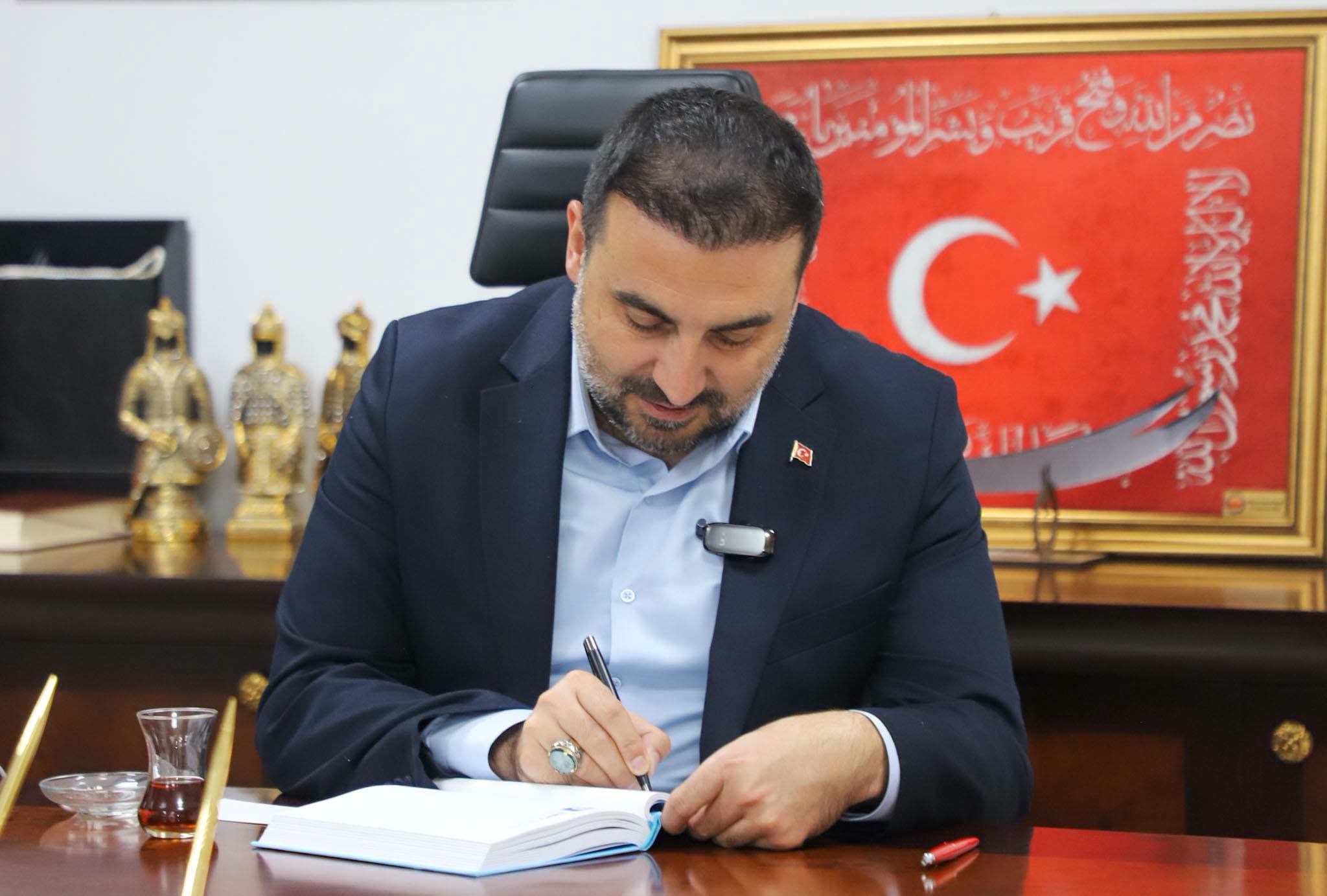 Özgür Kavak vatandaşların taleplerini dinliyor