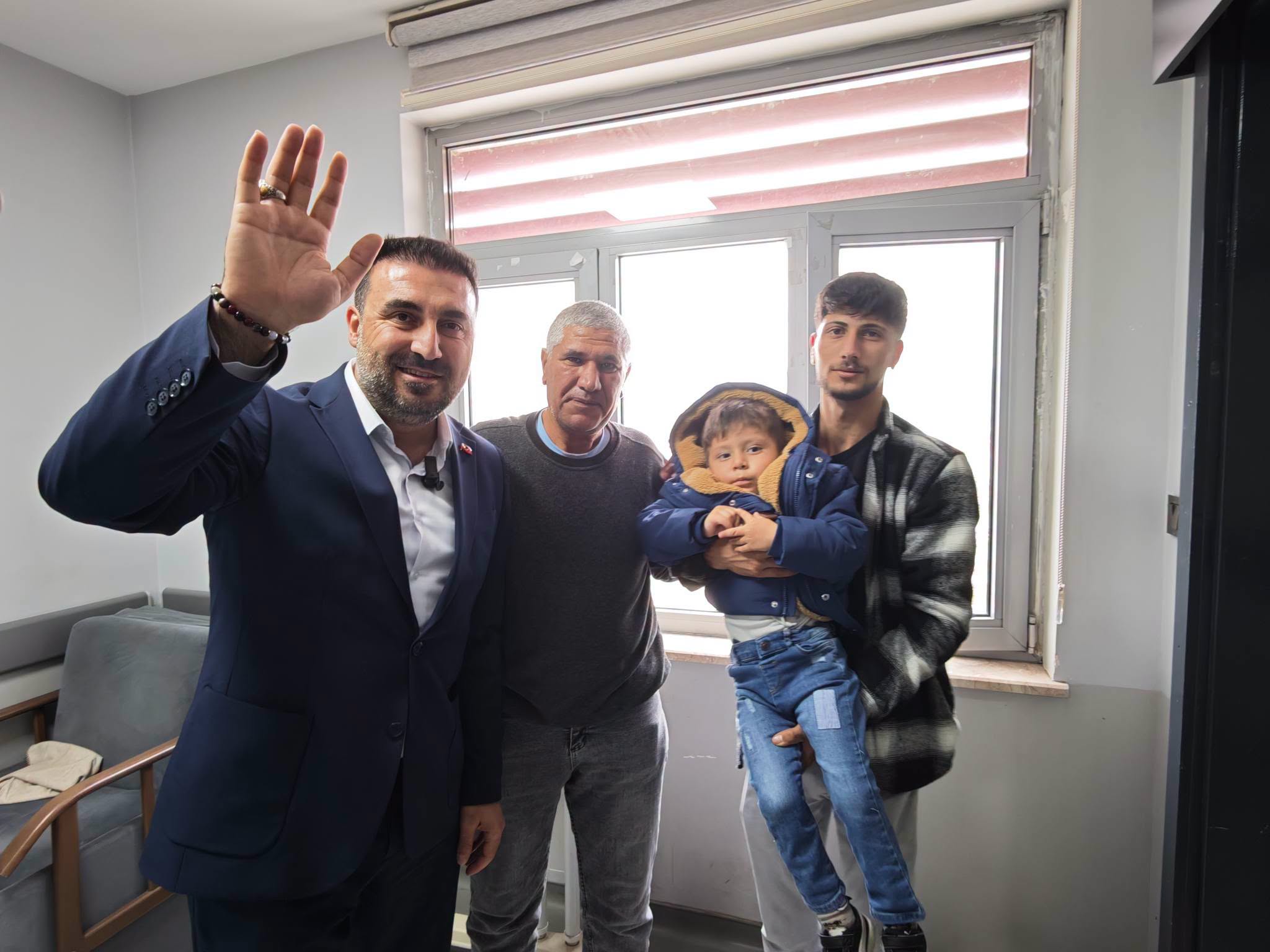 Özgür Kavak’tan hastalara moral ziyareti 7 Özgür Kavak’tan hastalara moral ziyareti
