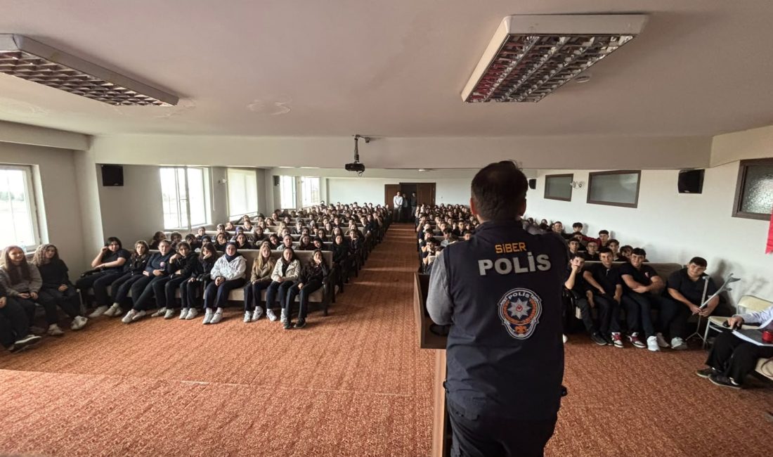 Afyonkarahisar’da ortaokul, lise ve üniversite öğrencilerine yönelik yürütülen SİBERAY faaliyetleri