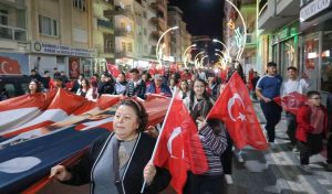 Afyonkarahisar'ın Sandıklı ilçesinde 29 Ekim Cumhuriyet Bayramı dolayısıyla "Bayrak Yürüyüşü"