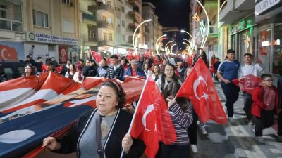 Afyonkarahisar'ın Sandıklı ilçesinde 29 Ekim Cumhuriyet Bayramı dolayısıyla "Bayrak Yürüyüşü"