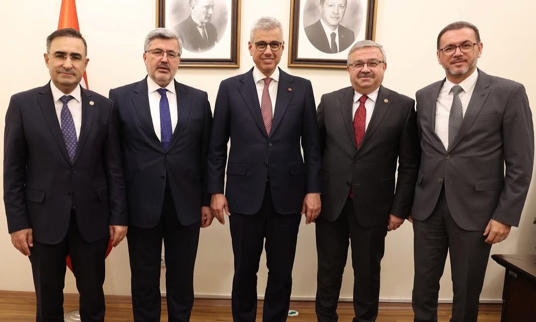AK Parti Afyonkarahisar milletvekilleri İbrahim Yurdunuseven, Ali Özkaya ve Hasan