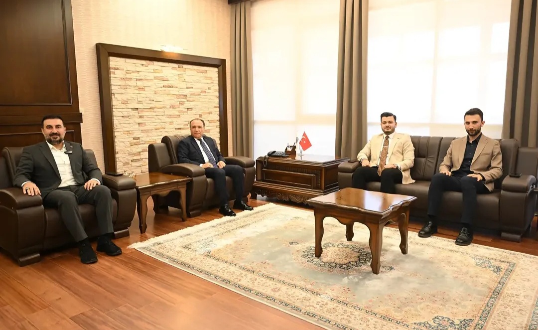 AK Parti Afyonkarahisar’dan AKÜ Rektörü Karakaş’a ziyaret 3 AK Parti Afyonkarahisar’dan AKÜ Rektörü Karakaş’a ziyaret