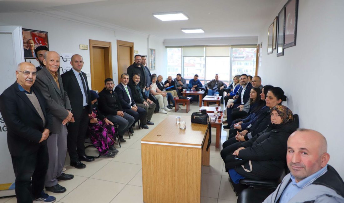 AK Parti Afyonkarahisar İl Başkanı Dr. Özgür Kavak, önceki dönem