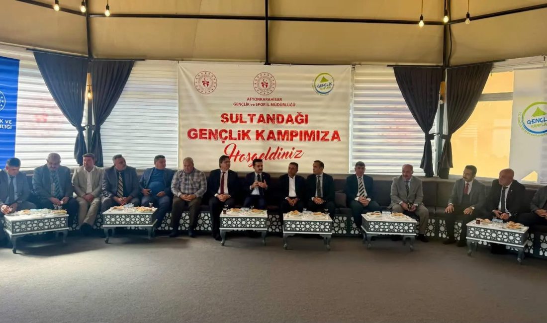 Afyonkarahisar’ın Sultandağı ilçesinde, Muhtarlar Günü vesilesiyle köy ve mahalle muhtarlarına