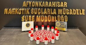 Afyonkarahisar’da şüphe üzerine durdurulan bir araçta yapılan aramada 594 adet