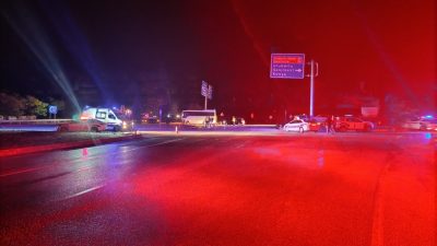 Isparta'nın Keçiborlu ilçesinde tarım işçilerini taşıyan midibüs ile tırın çarpışması