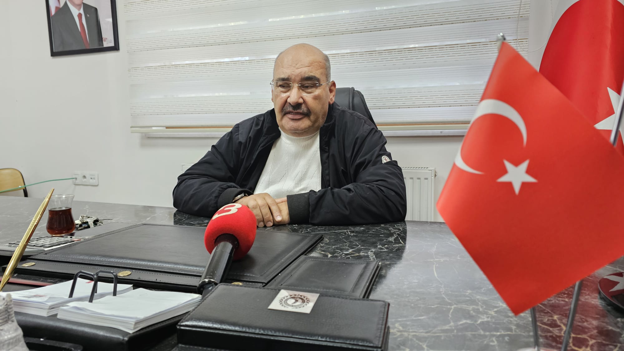 Afyonkarahisar’ın Güvenevler Mahallesi’nde 1984 yılından bu yana muhtarlık yapan Erdal