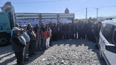 Afyonkarahisar’ın İscehisar ilçesinde tarımsal üretimin desteklenmesi amacıyla üreticilere hibe destekli