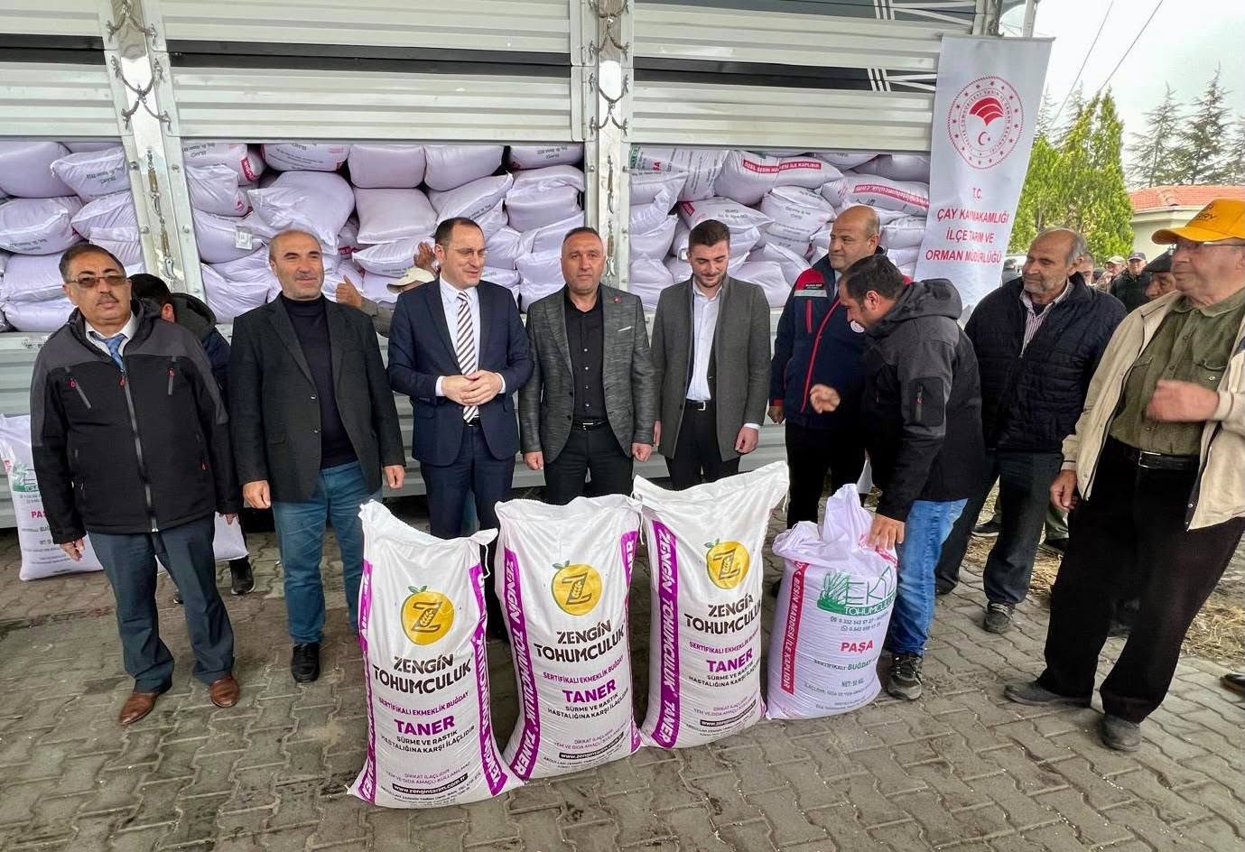 Afyonkarahisar’ın Çay ilçesinde üreticilere yüzde 50 hibeli toplam 56 ton