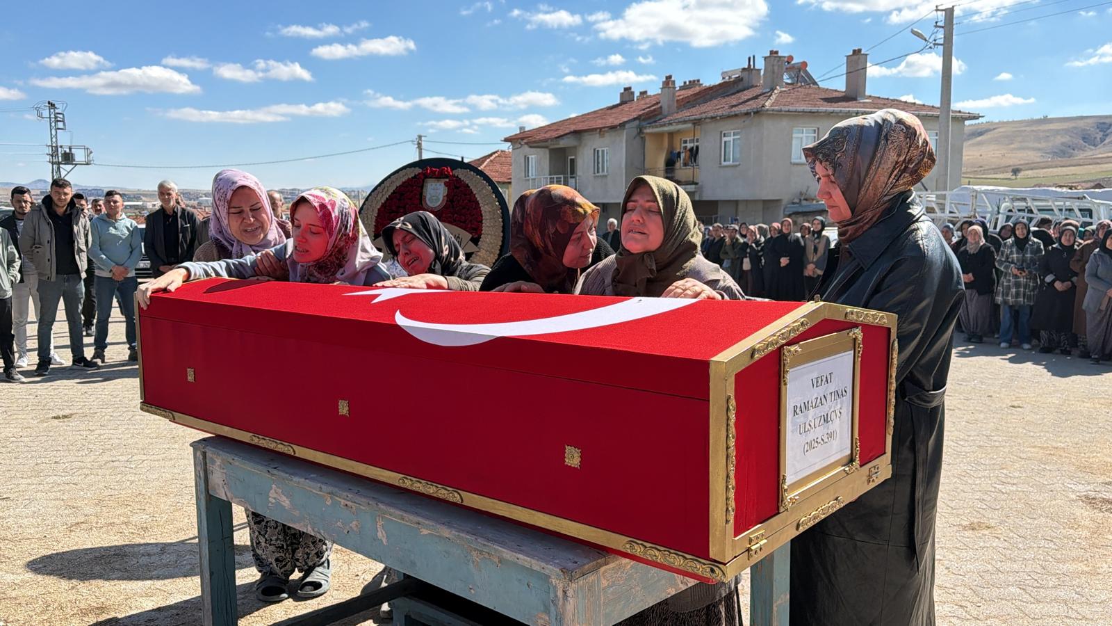 Ulaştırma Uzman Çavuş Ramazan Tınas son yolculuğuna uğurlandı.