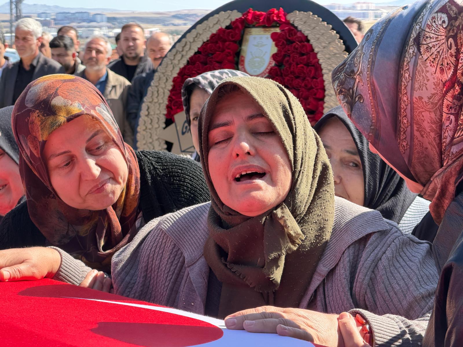 Uzman Çavuşa son görev 4 Uzman Çavuşa son görev