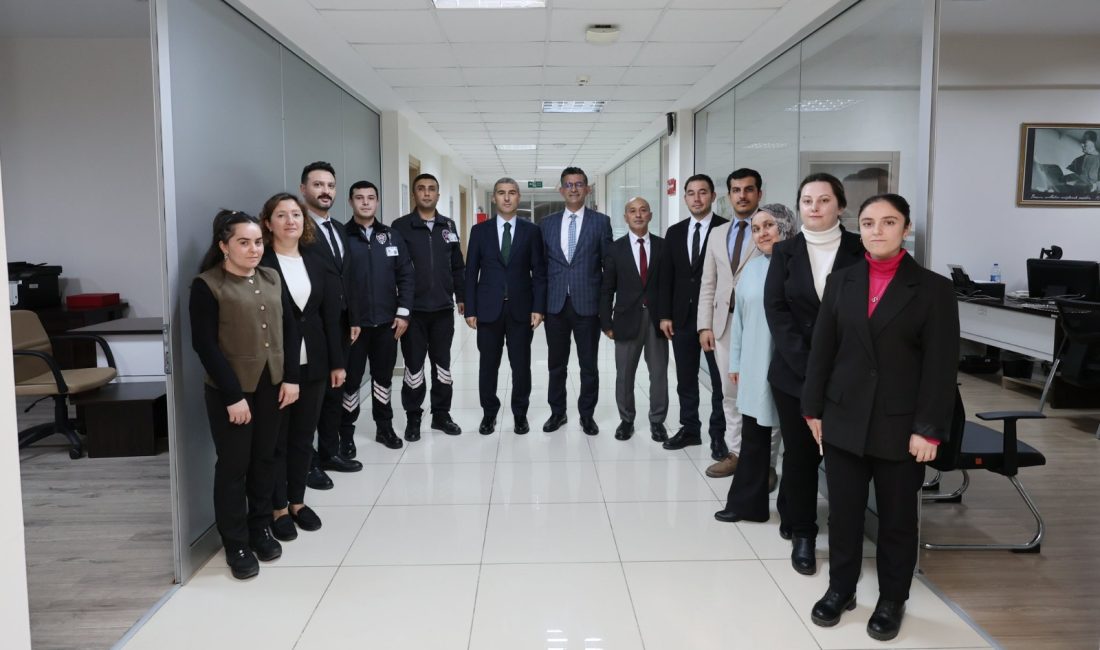 Afyonkarahisar Valisi Dr. Naci Aktaş, kentteki kamu kurumlarına yönelik ziyaretleri