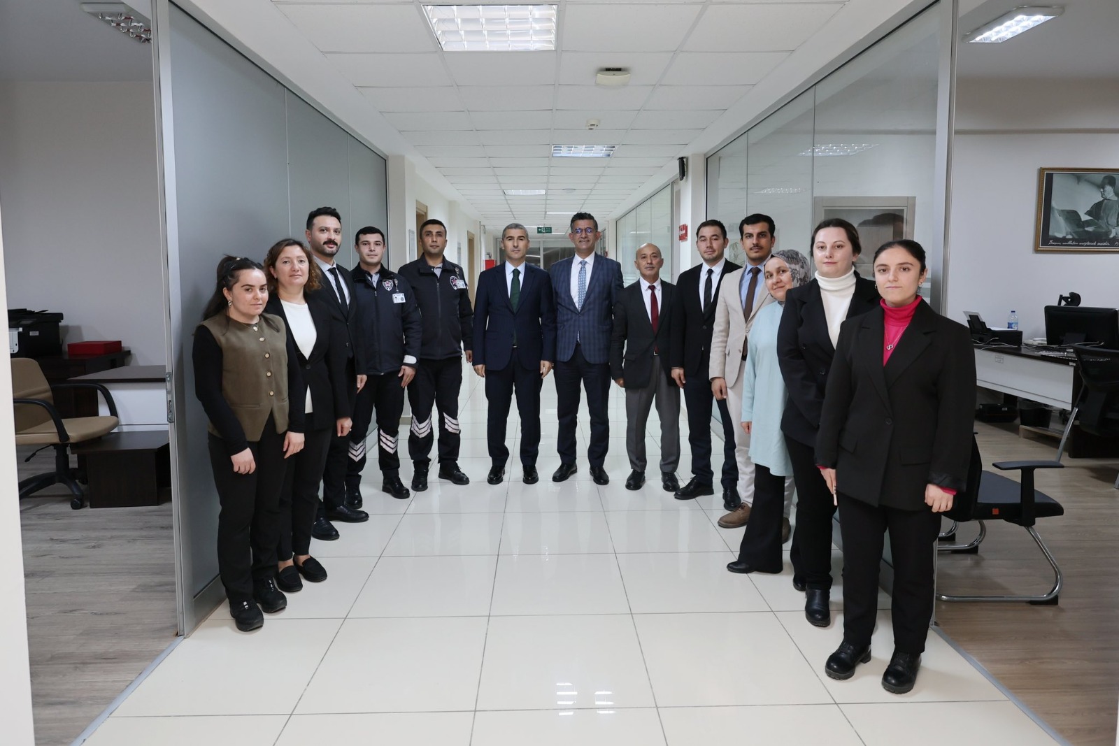 Afyonkarahisar Valisi Dr. Naci Aktaş, kentteki kamu kurumlarına yönelik ziyaretleri