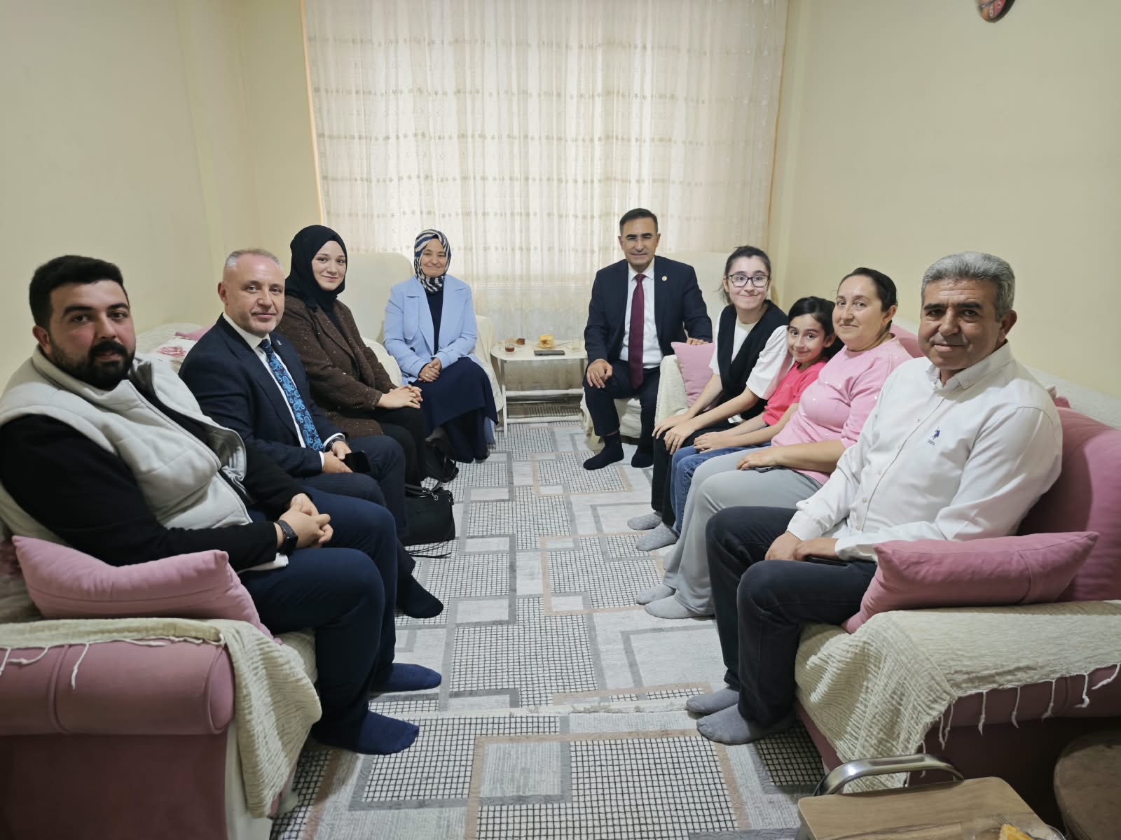 Hasan Arslan, Gediz’de vatandaşlarla bir araya geldi