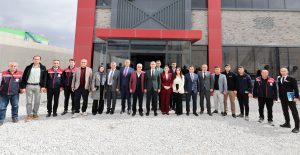 Afyonkarahisar Valisi Dr. Naci Aktaş, eşi Nagihan Aktaş ile birlikte