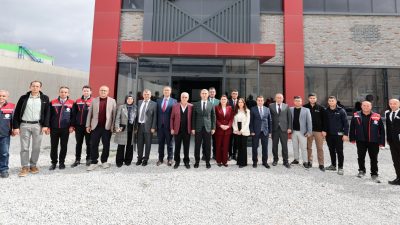 Afyonkarahisar Valisi Dr. Naci Aktaş, eşi Nagihan Aktaş ile birlikte