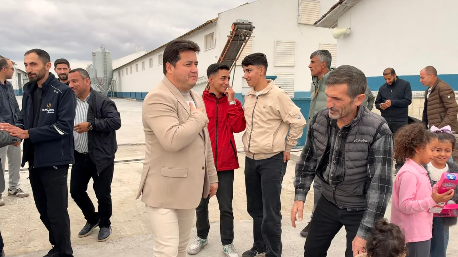 Başkan Aynacı, Mevlid-i Şerif programına katıldı 1 Başkan Aynacı, Mevlid-i Şerif programına katıldı