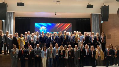 Türk dünyasının farklı ülkelerinden bilim insanları, akademisyenler ve kurum temsilcileri,