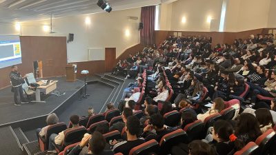 Afyonkarahisar Emniyet Müdürlüğü ekipleri, uyuşturucu madde kullanımının önlenmesi ve gençlerde