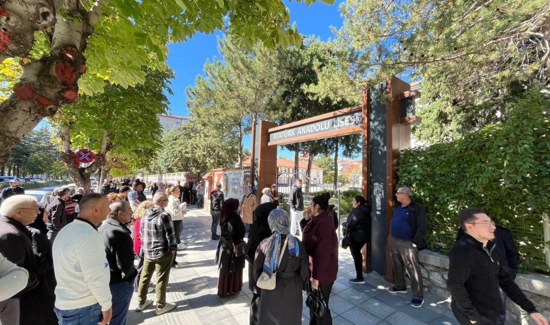 Kamu Personeli Seçme Sınavı’nın (KPSS) ön lisans oturumu, binlerce adayın