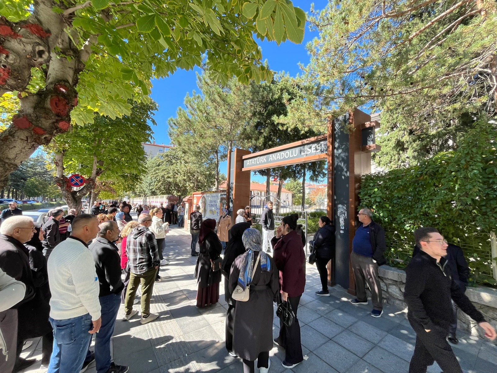 Kamu Personeli Seçme Sınavı’nın (KPSS) ön lisans oturumu, binlerce adayın