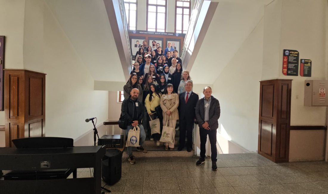 Afyonkarahisar’ın köklü eğitim kurumlarından Afyon Lisesi’nin ortakları arasında yer aldığı