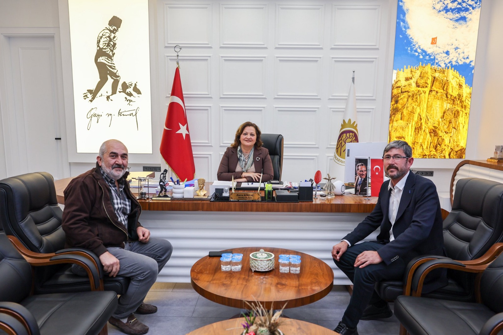 Afyonkarahisar Belediye Başkanı Burcu Köksal, kentteki mahallelerin ihtiyaç ve sorunlarını