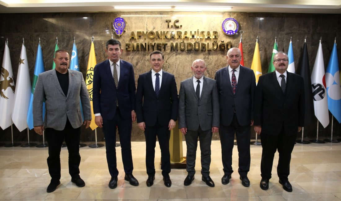 Afyonkarahisar İl Emniyet Müdürü Gökhan Demirtola’ya hayırlı olsun ziyaretleri sürüyor.
