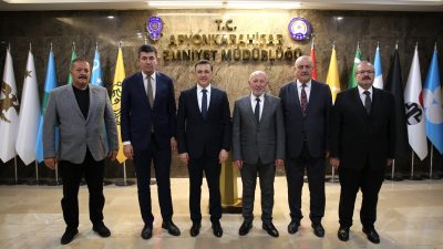Afyonkarahisar İl Emniyet Müdürü Gökhan Demirtola’ya hayırlı olsun ziyaretleri sürüyor.
