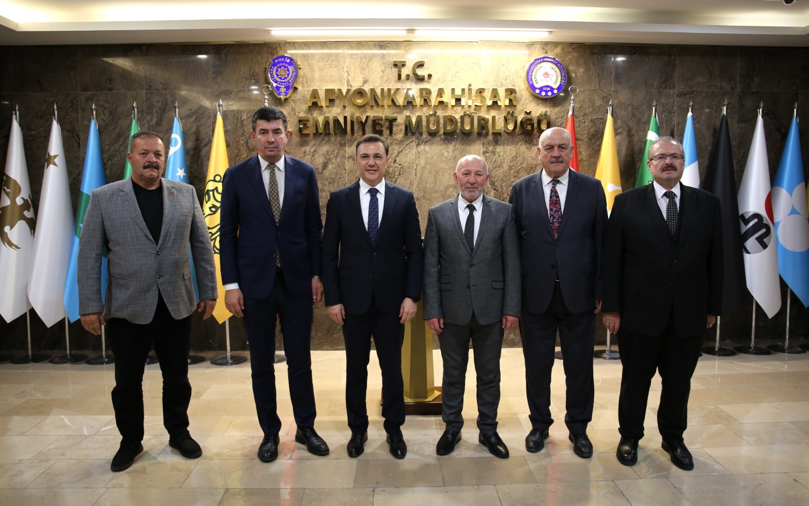 Afyonkarahisar İl Emniyet Müdürü Gökhan Demirtola’ya hayırlı olsun ziyaretleri sürüyor.
