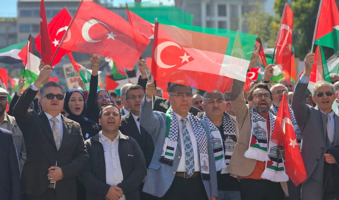 Afyonkarahisar’da İsrail’in Filistin’e yönelik saldırılarının üçüncü yılı dolayısıyla Filistin’e destek