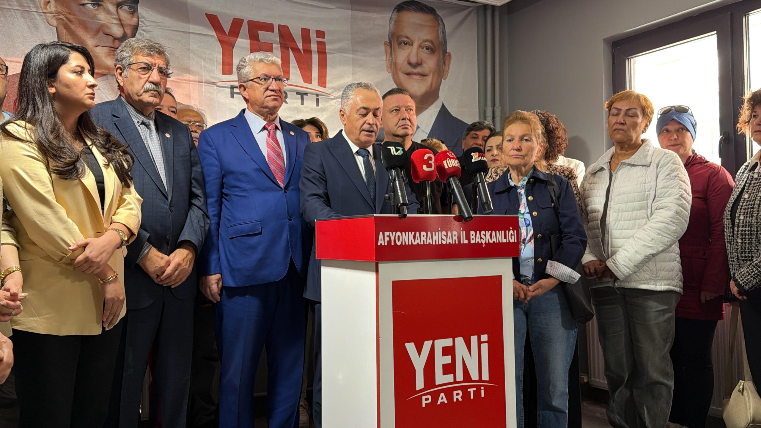 Yeni Parti Kurucu İl Başkanı Hasan Karadeniz, düzenlediği basın toplantısıyla