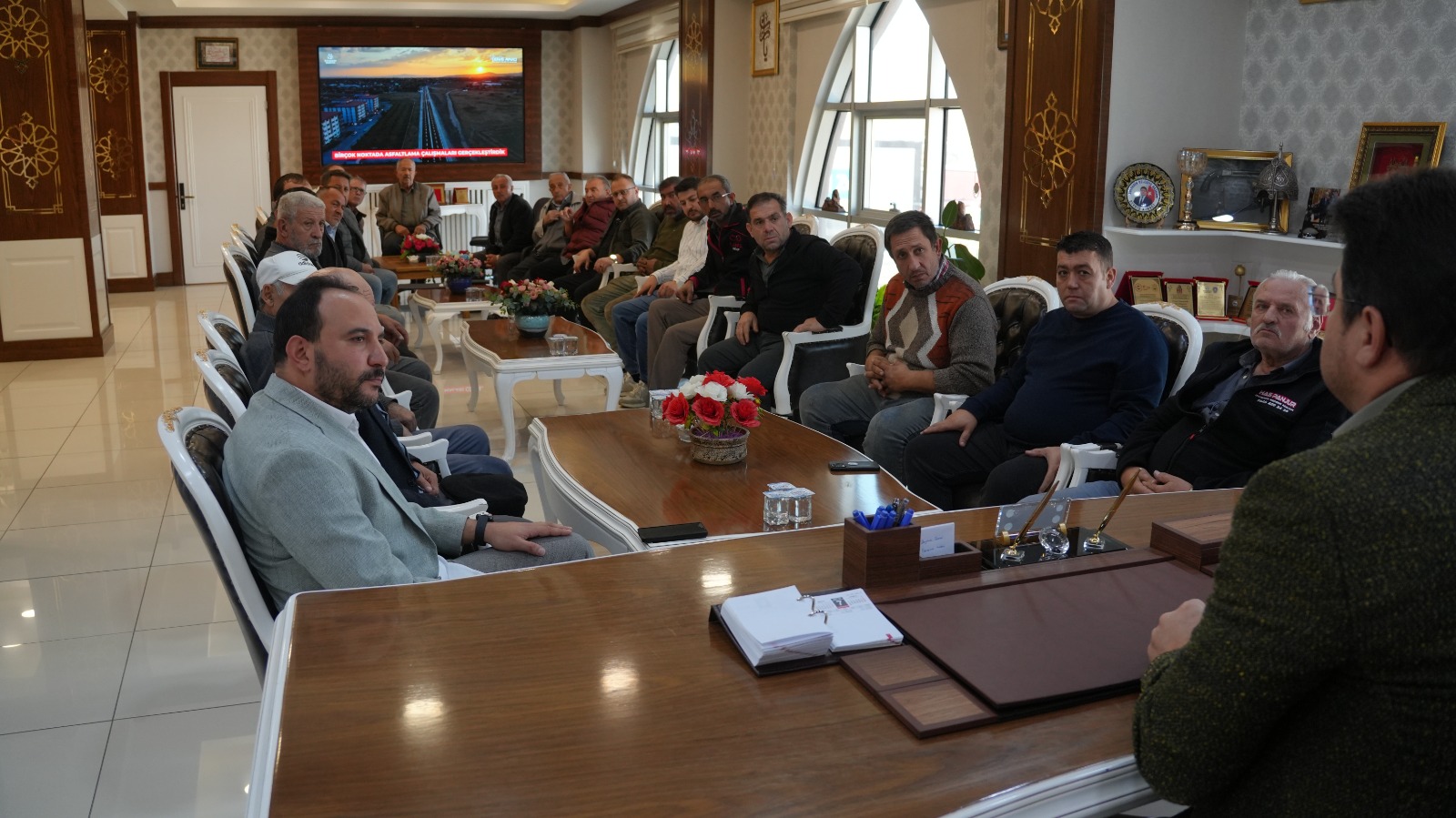 Bolvadin’de sanayi esnafının yapısal çatlak sorunu masaya yatırıldı